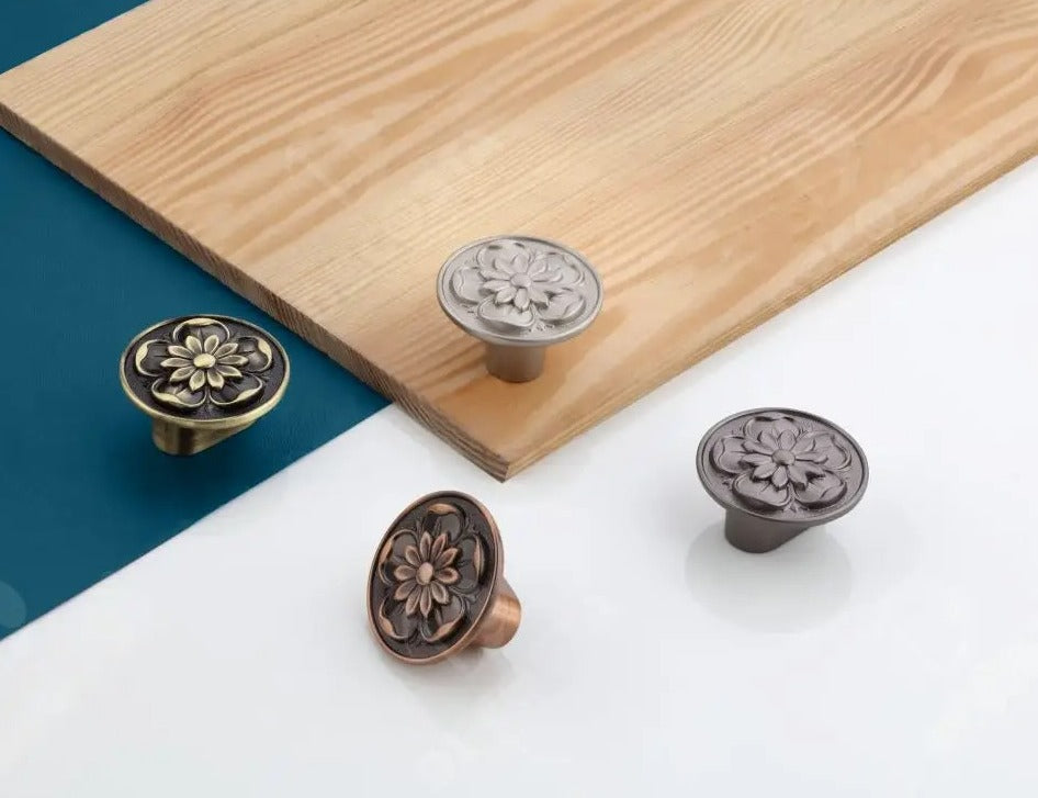 DK211 Knob | Satin | Antique | Copper Antique | Bronze