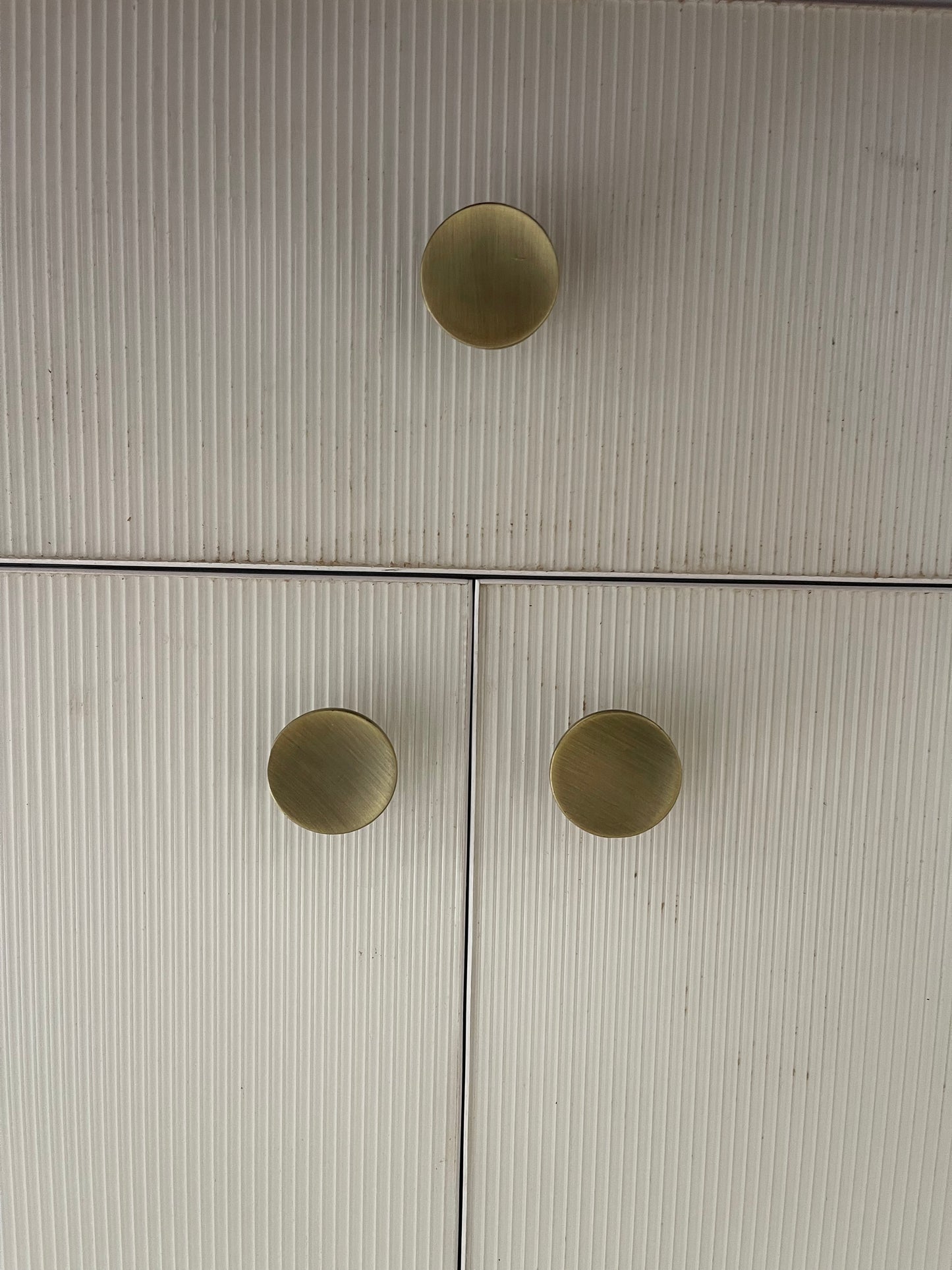 DK3005 Brasss Antique Finish | 4-Pieces | Cabinet Door Drawer Knob, Kitchen Dresser Wardrobe Pull Handle, Round Cabinet Knob, Vintage Drawer Knob